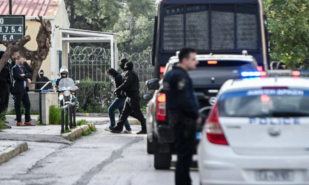 «Σύμπραξη Εκδίκησης»: Προφυλακιστέοι και οι έξι που αρνήθηκαν τις κατηγορίες - Έστειλαν βόμβα σε... λάθος σημείο στο Παλαιό Ψυχικό